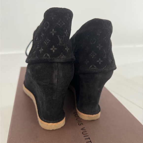 Louis Vuitton Black Wedges - Picture 2 of 8